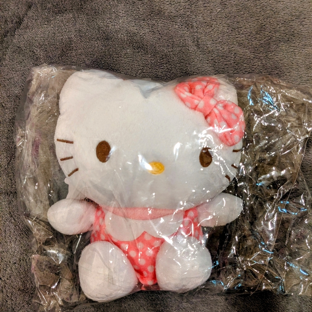 NWT sanrio hello kitty plush doll mini size